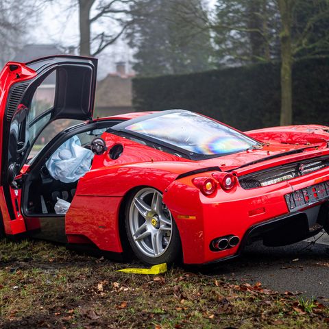 Ferrari Enzo Schaden am Heck
