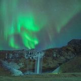 Polarlichter auf Island am Seljalandsfoss