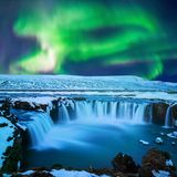 Polarlichter auf Island: Goðafoss