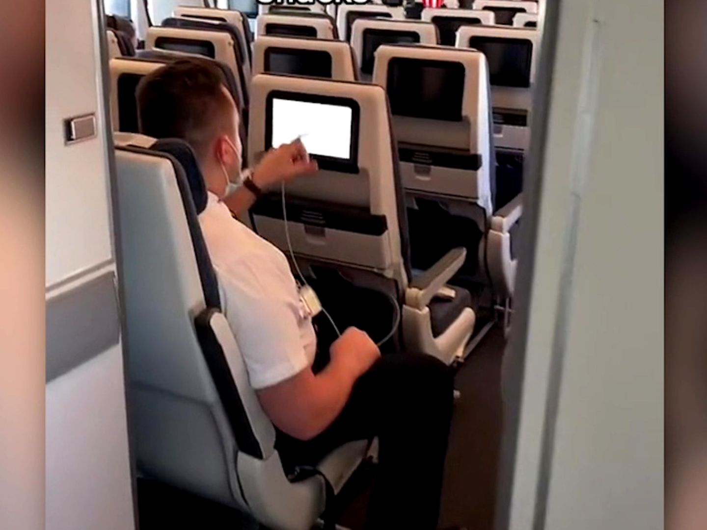 Langstreckenflug: Tiktoker hat komplettes Flugzeug für sich alleine (Video)