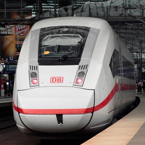 ICE im Berliner Hauptbahnhof