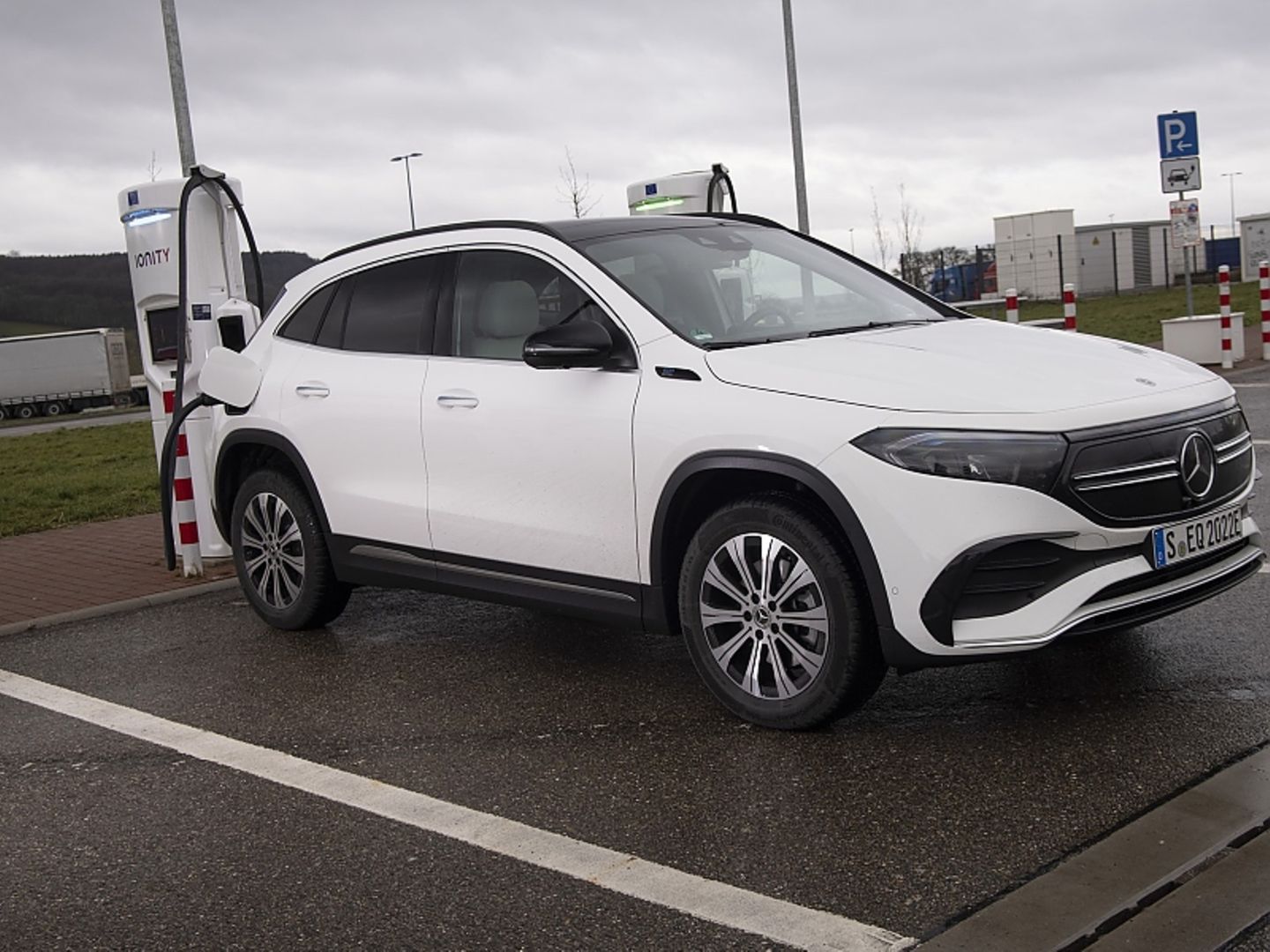 Mercedes EQA 250