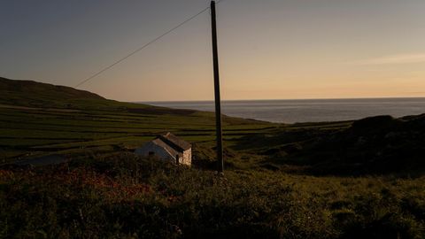 Ein Bauernhaus an der Küste Irlands