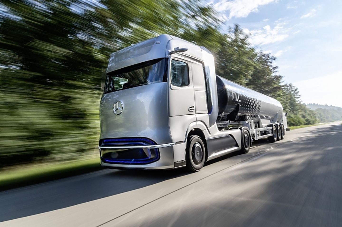 Mercedes GenH2 Truck