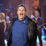 Die Haare waren ab, der Umfang und seine Stimme blieben: Meat Loaf bei einem "Wetten. dass ..?"-Auftritt 2003 in Böblingen. Seine Abschiedstournee absolvierte er 2013, in den letzten Jahren war Meat Loaf schwer herzkrank. Mit "Braver Than We Are" erschien 2016 sein letztes Album. Am Donnerstag starb Meat Loaf im Alter von 74 Jahren im Kreise seiner Familie.