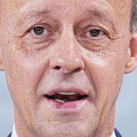 CDU: Friedrich Merz von Wahlergebnis sichtlich gerührt – Tränen im Video