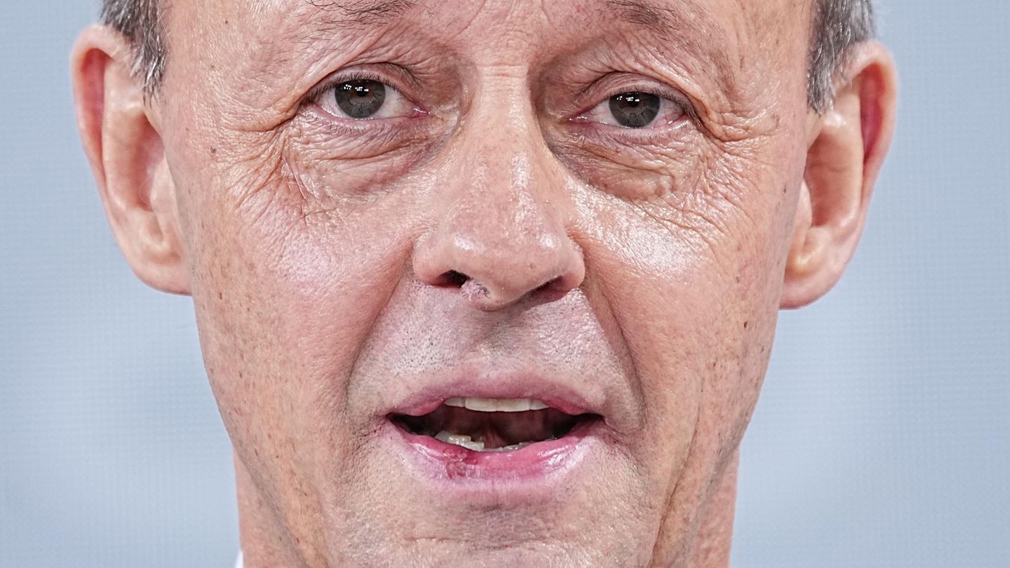 CDU: Friedrich Merz visibly touched by the election result – new party leader