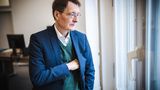 Karl Lauterbach, Bundesminister für Gesundheit, kurz vor einer Videokonferenz des Expertenrats zur Corona Pandemie