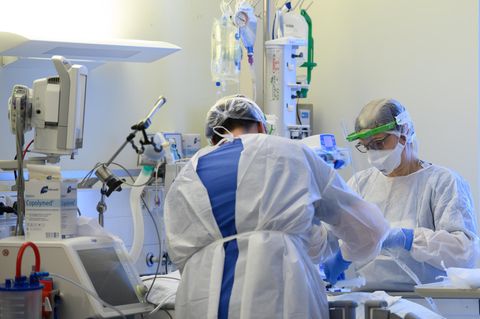 Corona-Variante Omikron gefährdet die Personaldecke in Krankenhäusern