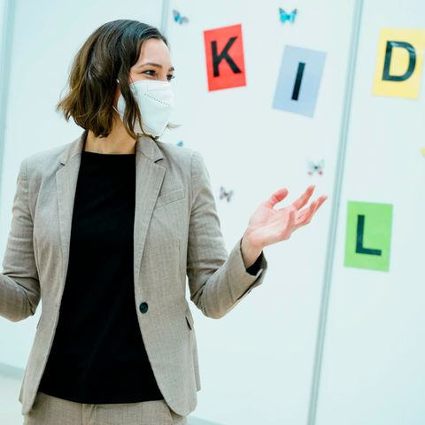 Bundesfamilienministerin Anne Spiegel beim Besuch einer Corona-Impfstraße für Kinder in Heidelberg