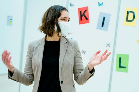 Bundesfamilienministerin Anne Spiegel beim Besuch einer Corona-Impfstraße für Kinder in Heidelberg