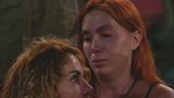 Dschungelcamp 2022, Tag 4: Tara weint sich bei Yasmina aus – kurz bevor die wegen ihrer rassistischen Beleidigungen aus dem Camp fliegt.