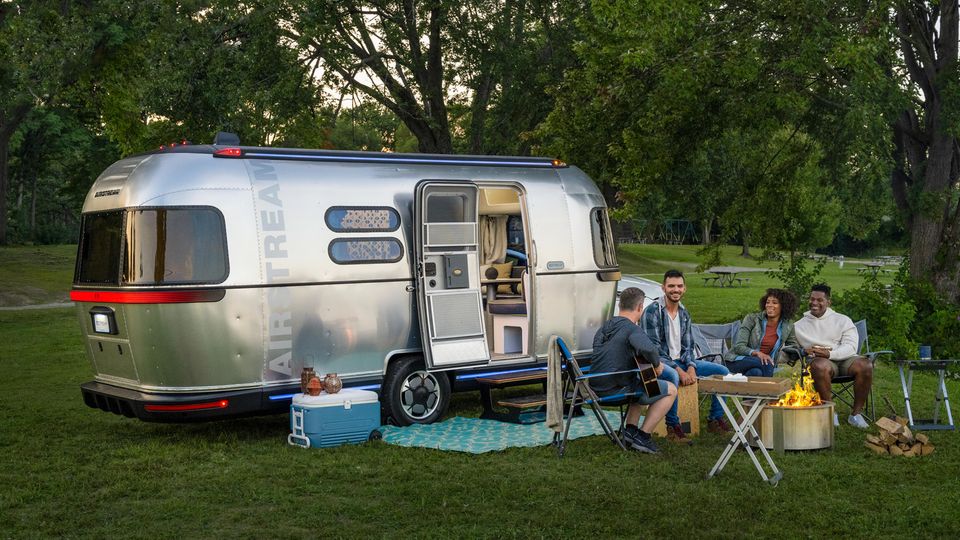 Airstream eStream auf dem Campingplatz