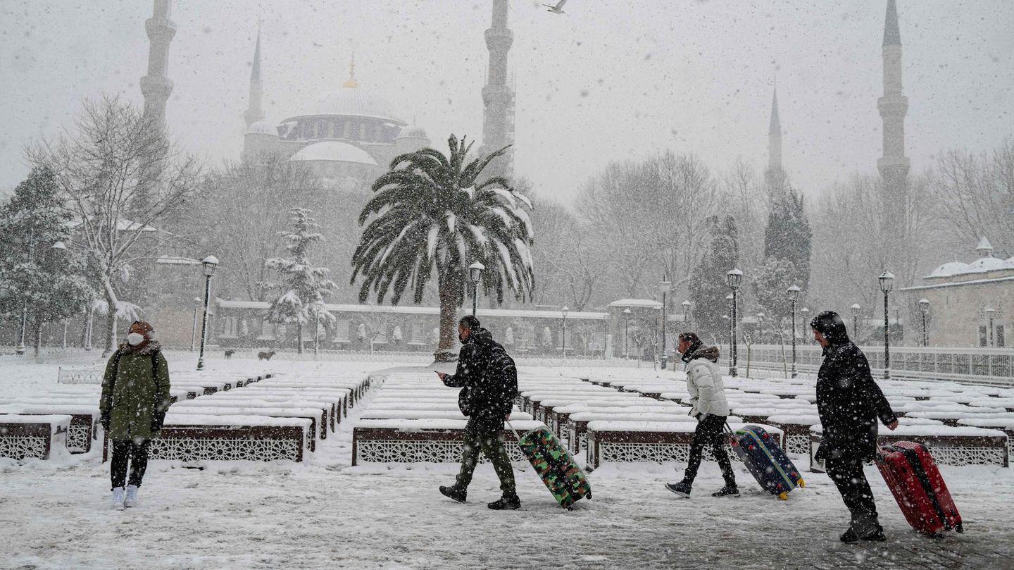 Sultan-Ahmed-Moschee im Schnee