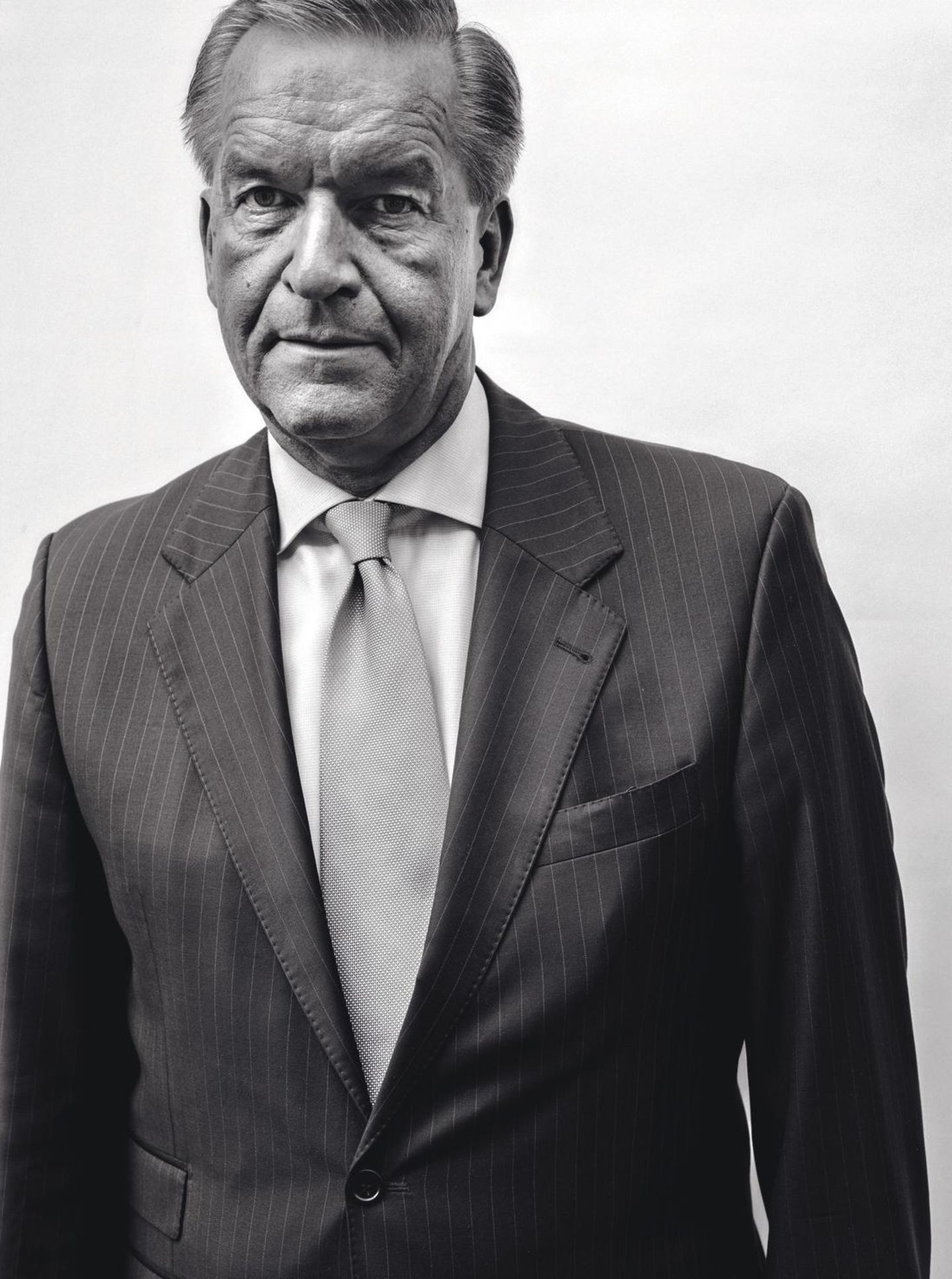Faces of Europe: Fotoprojekt des Schweizer Fotografen Martin Rüschli zum Thema Europa. Foto zeigt: Franz Josef Reuter aus Berlin in Deutschland. 1. Was macht für Sie Europa aus? Antwort: Freiheit und Vielfalt, offene Grenzen, Demokratie und markt... Ein Mann mittleren Alters in Anzug