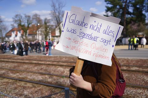 Corona und Impfung: zehn Behauptungen im Wahrheitscheck