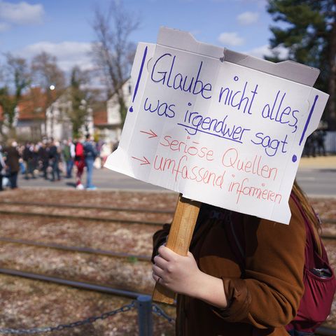 Corona und Impfung: zehn Behauptungen im Wahrheitscheck
