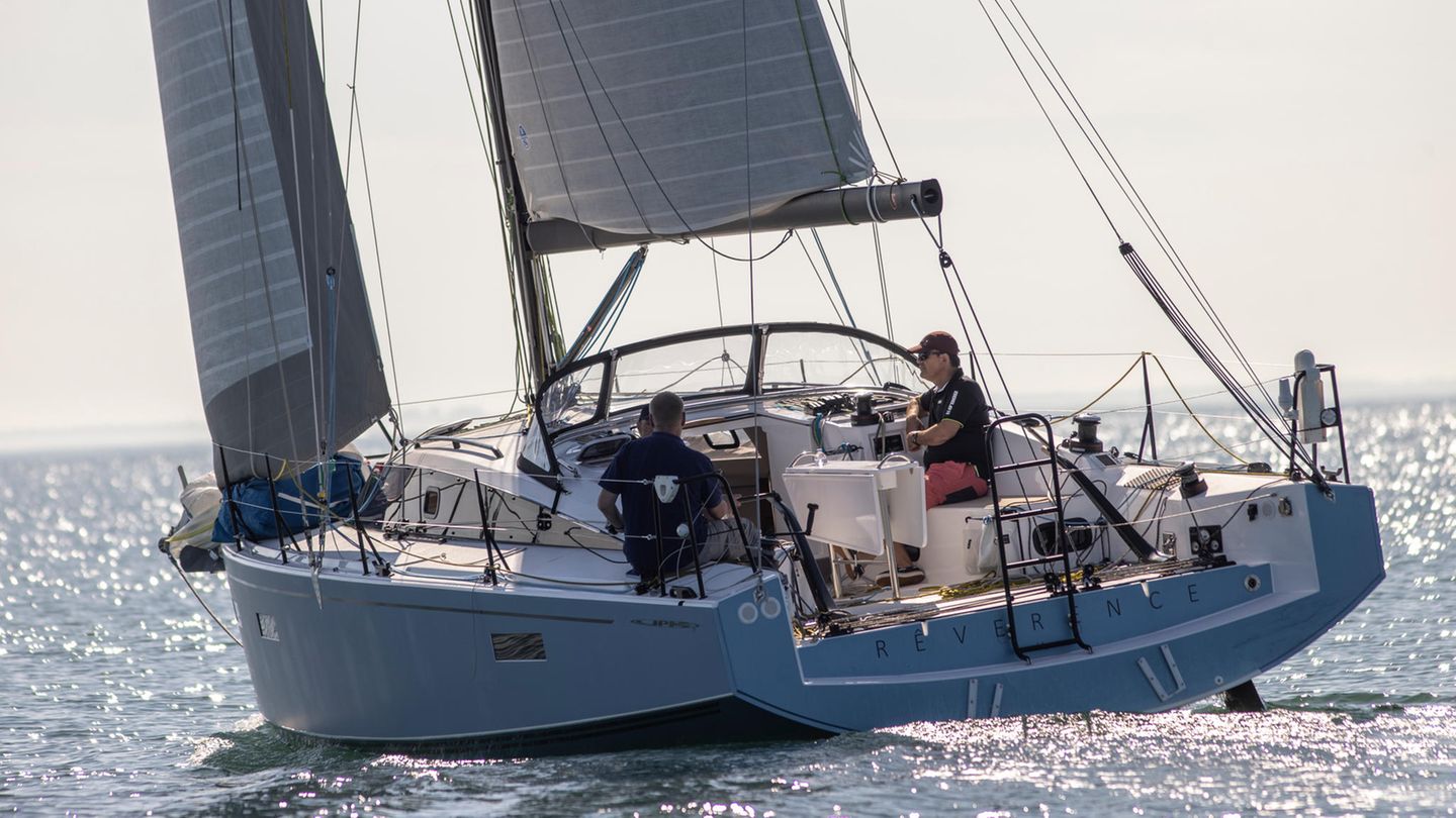 Preisverleihung: Bei den Performance Cruisern segelt die JPK 39 Fast Cruiser vorn. Gegen eine starke Konkurrenz ging der Sieg am Ende an die Werft aus Frankreich und ihre JPK 39. Sie macht seglerisch alles richtig und sonst auch kaum etwas verkehrt, so die Jury. Preis: ca. 244.000 Euro Bei den Performance Cruisern segelt die JPK 39 Fast Cruiser vorn. Gegen eine starke Konkurrenz ging der Sieg am Ende an die Werft aus Frankreich und ihre JPK 39. Sie macht seglerisch alles richtig und sonst auch kaum etwas verkehrt, so die Jury. Preis: ca. 244.000 Euro