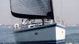 Bei den Luxusyachten ist die Hallberg-Rassy 50 auf dem ersten Platz. "Ein Boot, durch und durch geprägt von den richtigen Entscheidungen", so die Jury. Der Luxustourer erlaube sich so gut wie keinen nennenswerten Fehler und begeistere unter Segeln. Preis: ca. 1,57 Millionen Euro