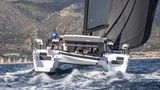 Über die Outremer 55 sagt die Jury: "Wer das nicht unbeträchtliche Budget hat und einen Hang zum schnellen Reisen, findet am Markt kein besseres Boot für lange Ozeanpassagen mit großer Crew als den Outremer 55." Sie siegt in der Kategorie Blauwasseryachten. Preis: ca. 1,48 Millionen Euro