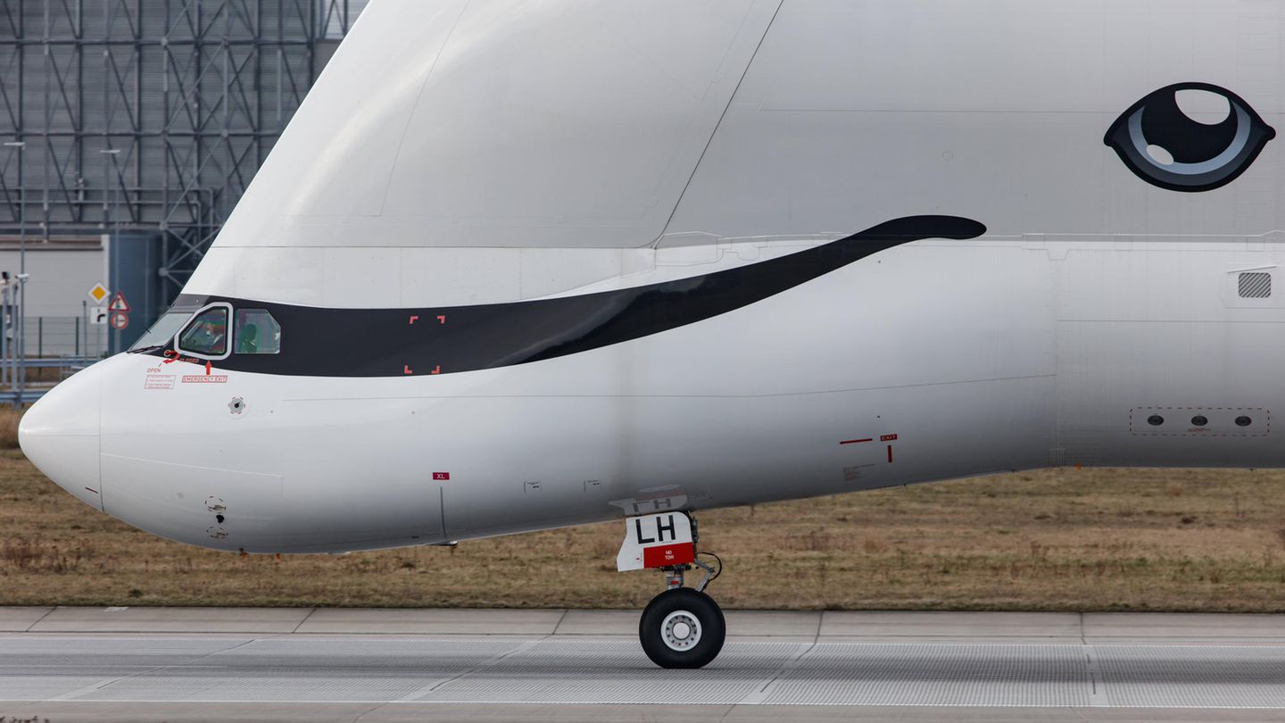Cockpit der BelugaXL