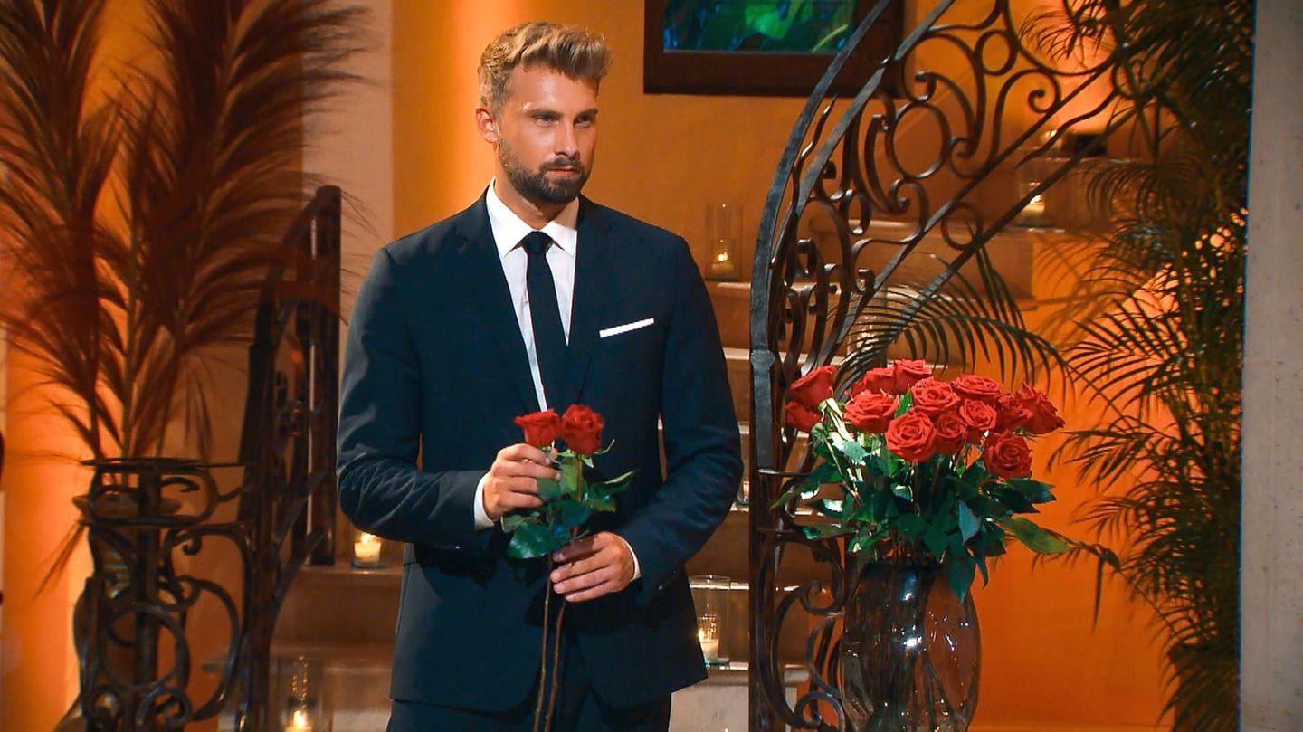 Der bachelor wir haben die neue folge mit einem date doktor geschaut
