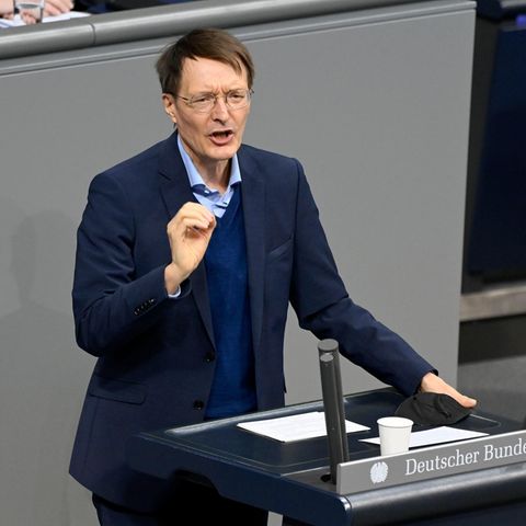Karl Lauterbach wirbt für die Imfpflicht