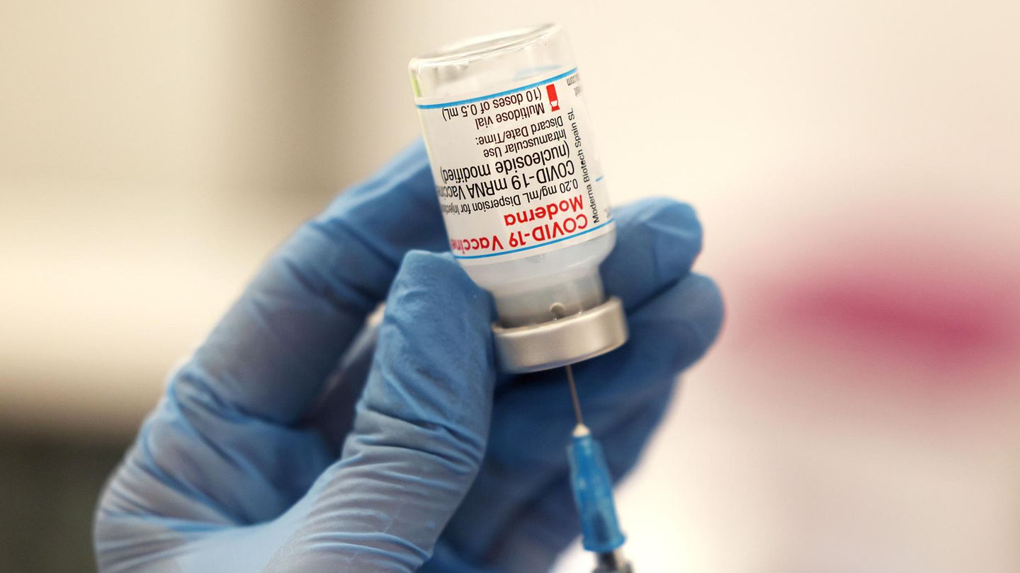 Booster-Impfung Coronavirus: Eine Spritze gegen das Coronavirus wird vorbereitet