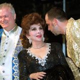 Im Profil gut zu sehen: Bart und Haare waren zwar damals schon außergewöhnlich frisiert, hatten allerdings noch ihren natürlichen Farbton.