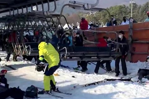 Schock im Skiurlaub: Skiluft fährt plötzlich rückwärts