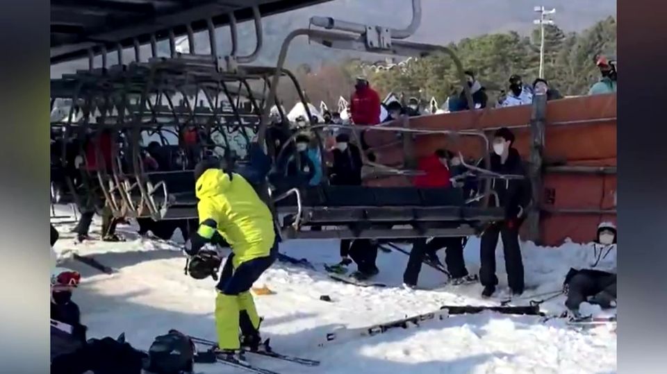 Schock im Skiurlaub: Skiluft fährt plötzlich rückwärts