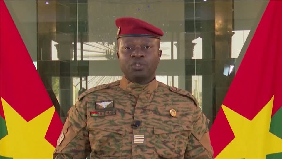 Video: Putschisten in Burkina Faso stellen Rückkehr zur Demokratie in Aussicht Video: Putschisten in Burkina Faso stellen Rückkehr zur Demokratie in Aussicht