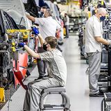 In der neuen Fabrik wird klassische und digitale Produktion kombiniert