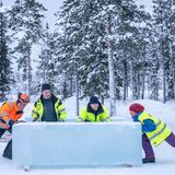 Ein Bild noch vom Bau im Dezember. Ohne die zahlreichen Helfer wäre das Projekt, das im Frühjahr wieder dahinschmilzt, nicht umsetzbar gewesen.