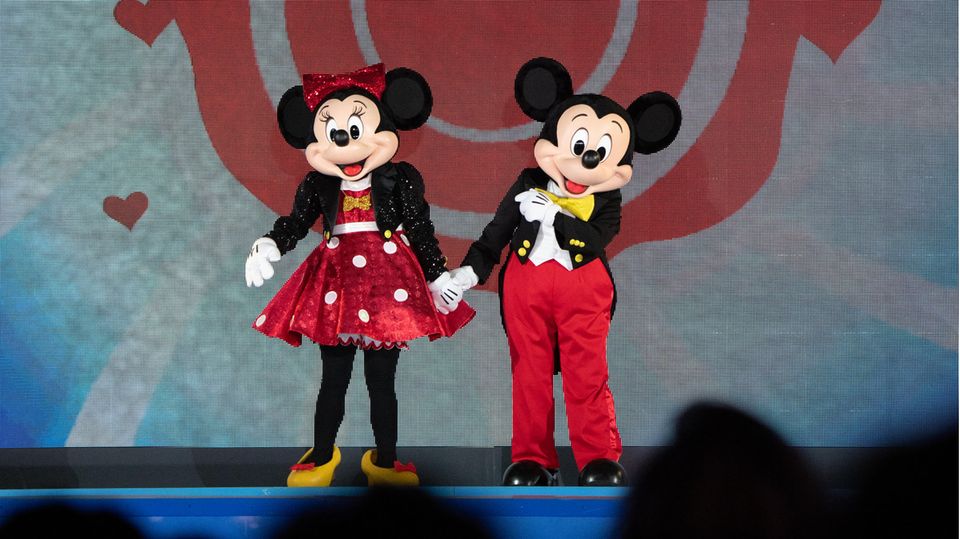 Minnie Maus (l.) und Mickey Maus