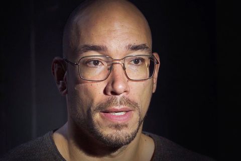 Unbequeme Fragen an einen Ex-Schwerverbrecher: Hast du dich bei deinen Opfern entschuldigt?
