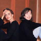 Sie stammt aus einer berühmten Schauspielerfamilie: Anouschka Renzi wurde 1964 in Berlin als Tochter der berühmten Schauspielerin Eva Renzi (r.) geboren, ihr Adoptivvater war der ebenso berühmte Paul Hubschmid, von dem sie auch ihren bürgerlichen Namen bekam: Sie heißt eigentlich Anouschka Hubschmid.