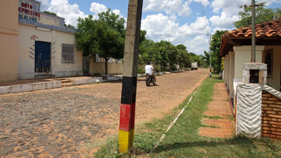 Eine Straße in der Kolonie "Nueva Germania" in Paraguay