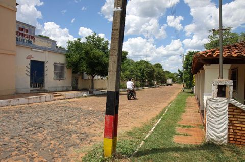 Eine Straße in der Kolonie "Nueva Germania" in Paraguay