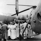 Verletzte werden nach dem Grubenunglück in Luisenthal per Helikopter ausgeflogen.