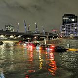 In Hamburg stehen Autos unter Wasser, nachdem Sturm "Nadia" in der Nacht auf Sonntag über die Hansestadt fegte