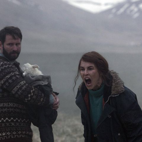Hilmir Snær Guðnason und Noomi Rapace