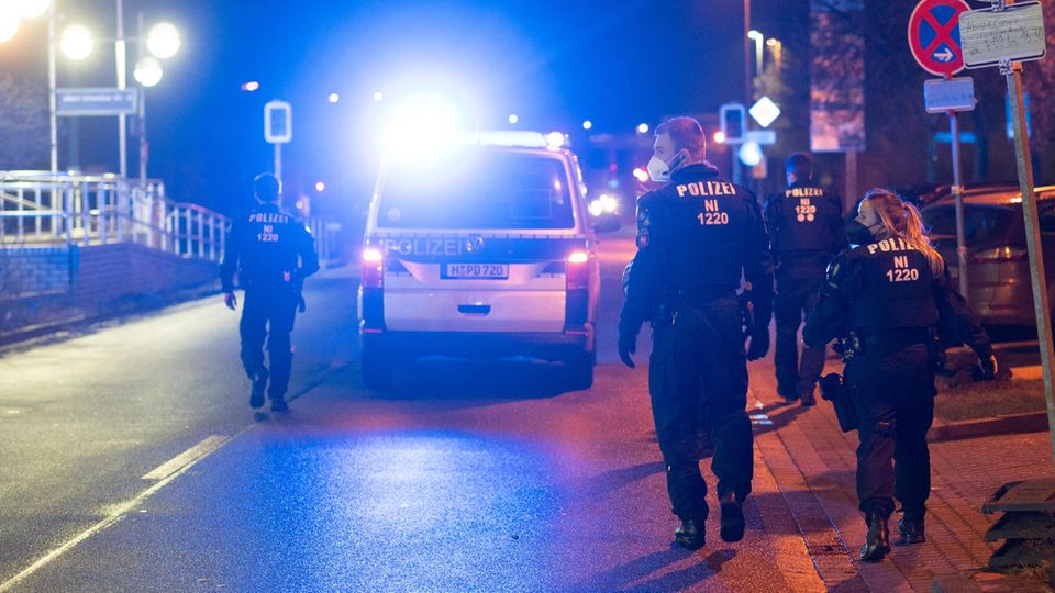 Die Polizei in Hannover hat einen 17-Jährigen festegnommen