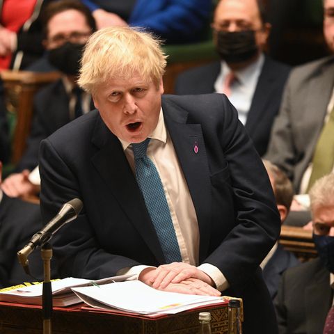Der britische Premier Boris Johnson muss sich im Parlament unangenehmen Fragen stellen
