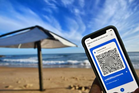 Der Corona-Impfpass wird ab Februar das maßgebliche Instrument für Reisen innerhalb der EU sein