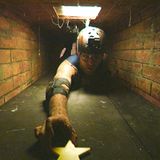 Doch Filip schlägt sich in den engen Gängen meisterhaft – und sammelt alle acht Sterne ein