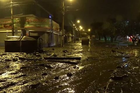 Video: Mehrere Tote in Ecuador: Schlammlawine geht auf Stadtviertel nieder
