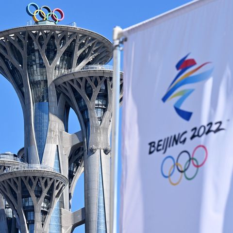 Blick auf den Olympiaturm der Olympischen Spiele 2022.