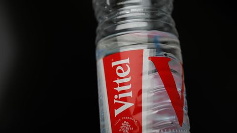 Umstrittene Wassermarke: Vittel verschwindet: Warum Nestlé das Mineralwasser vom deutschen Markt nimmt