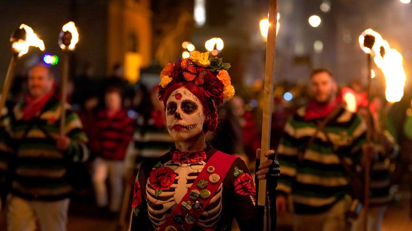 Bonfire Lewes -Ein Fest für alle, die das Feuer lieben Bonfire Lewes -Ein Fest für alle, die das Feuer lieben